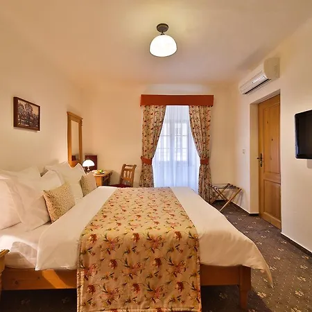 Questenberg 4*