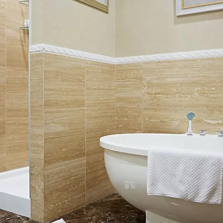 Almandine 4* Prague