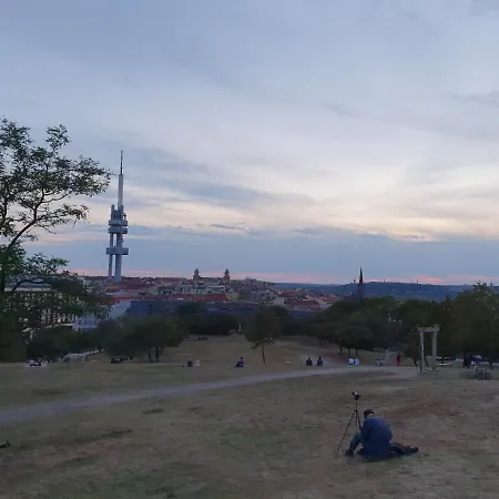 Enjoy In Garden Apartment Prague