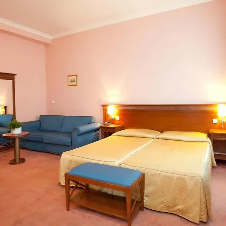 Hotel Legerova 9 **** 4*