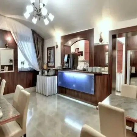 Royal Plaza Hotel 3*
