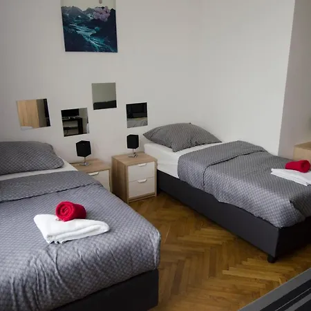 Globe Adults Only Hostel *