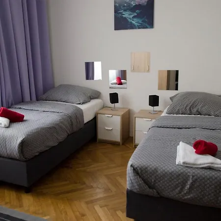 Hostel Globe Adults Only