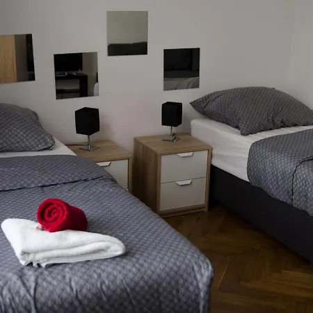 Hostel Globe Adults Only