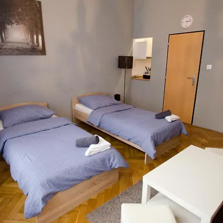 Globe Adults Only Hostel