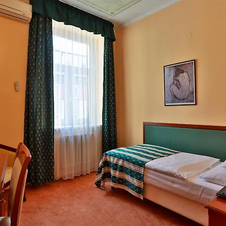 Ξενοδοχείο Meteor Plaza 4*