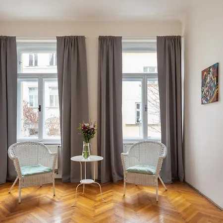 Welcoming Flat In Vinohrady By Days Apartment Prague