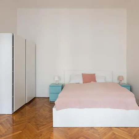 Welcoming Flat In Vinohrady By Days