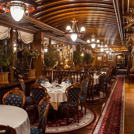 Botel Admiral 3*