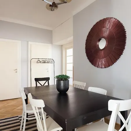 Rose Plaza Apartment *
