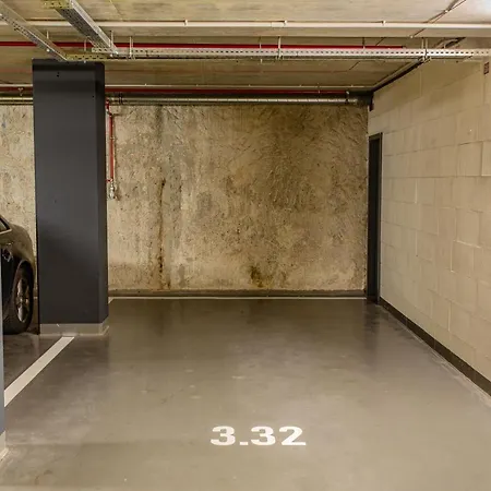 Spacious Terrace With Free Private Parking Praga