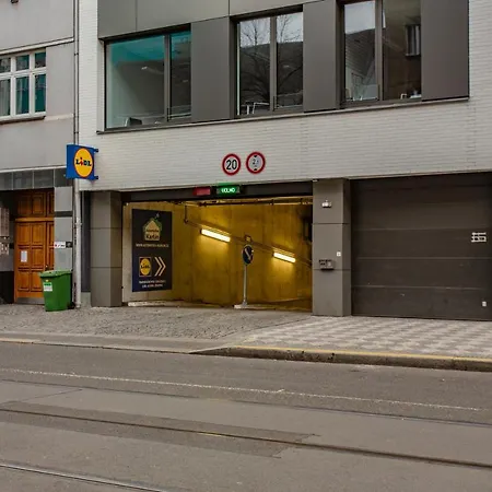Apartament Spacious Terrace With Free Private Parking Praga