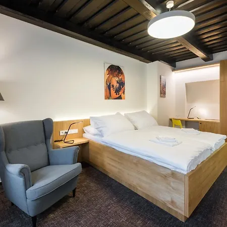 Apartment Fancy By Castle