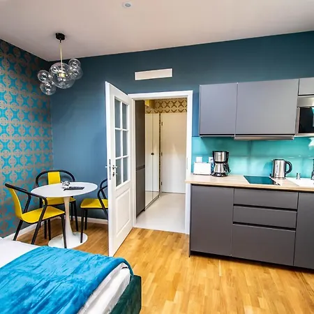 Apartment Bourgeois In Cultural Heritage Building By Ruterra *
