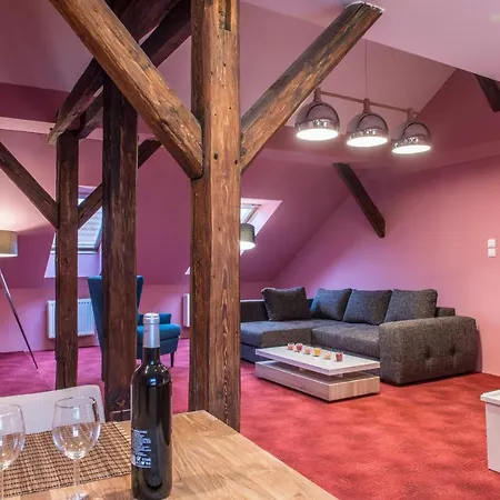 Locals Monastery Apartment *