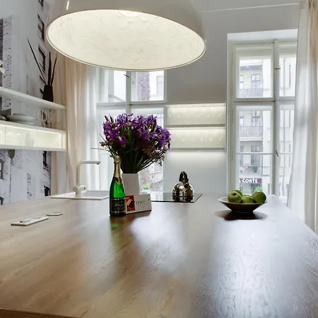 Bright Na Porici Apartment