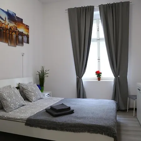Aparthotel Republic Square Loft