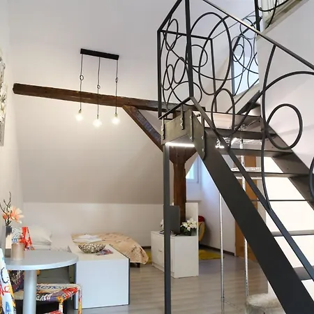 Republic Square Loft * Prag