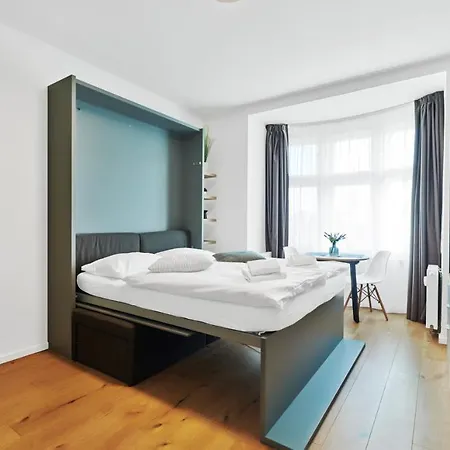 Apartment Honest Smichov *