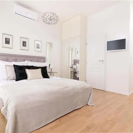 Apartment Cozy&quiet With A/c In Centre Prague