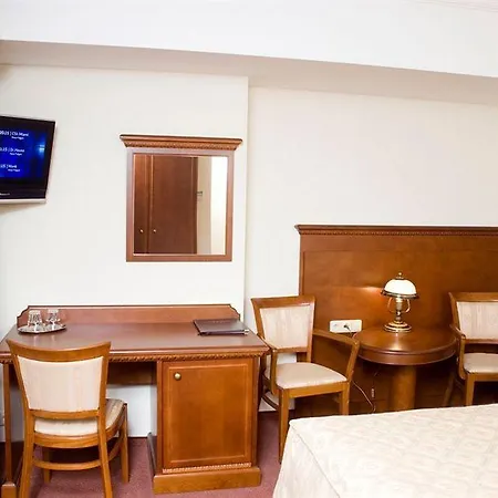 Hotel Arkada 4*
