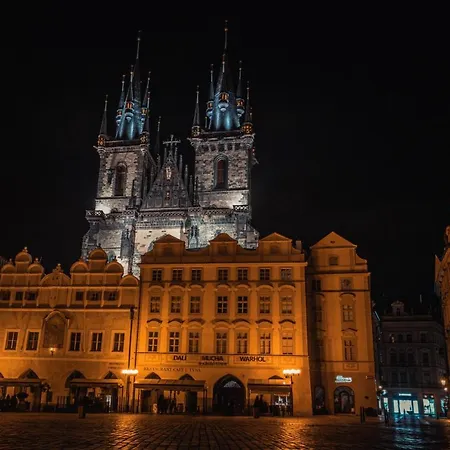 Old Town Square Suites 2*