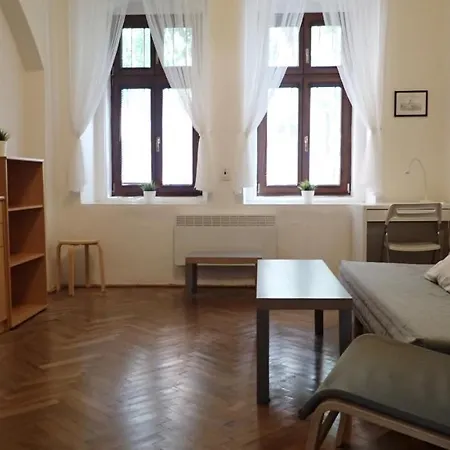 Jackie Apartment