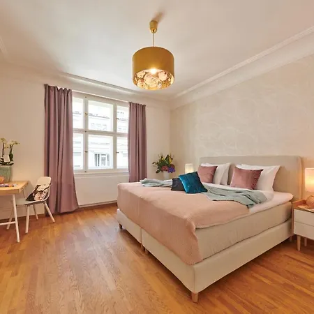 Palace Dlouha - Old Town Apartment Prague