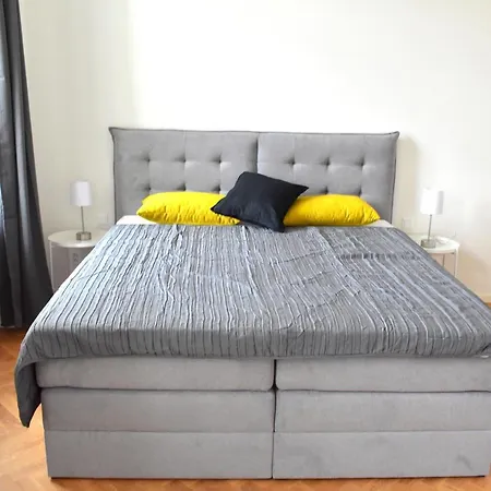 Luxury Ip Pavlova Apartment