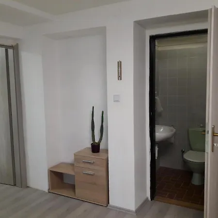 Apartment V Podbabe Prague