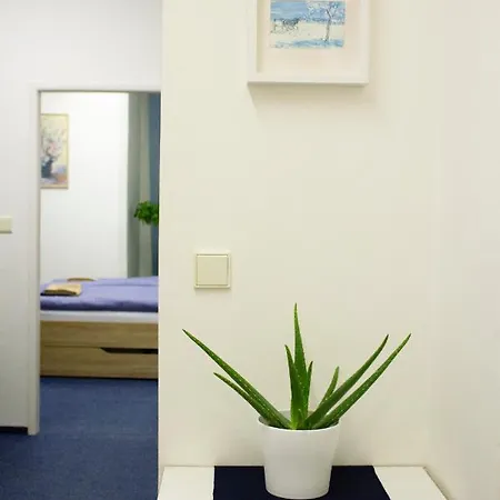 Blue In Beautiful Style Garden With Atmosphere Appartement *