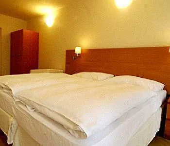 Mostecká 12 Hotel Praga
