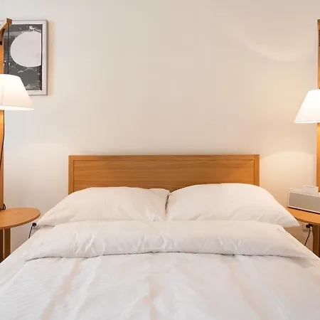 The Place In - Old Town Apartment *