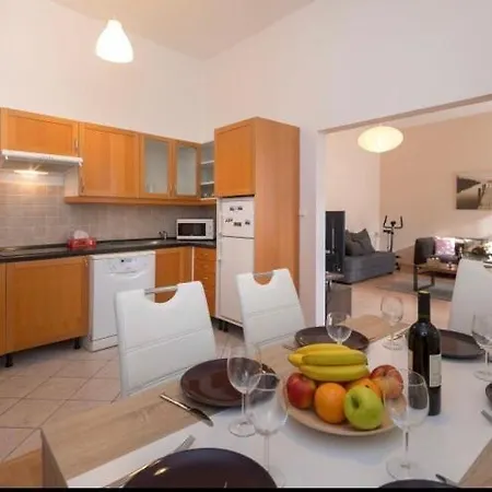Apartment Stepanska *