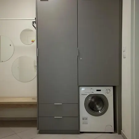 Honest Smichov Apartment Prague