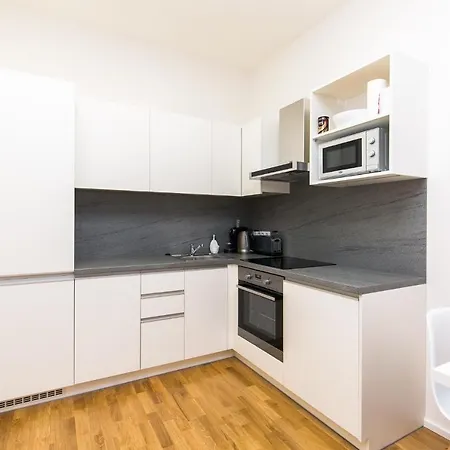 Location Old Town Brand New 2bd *