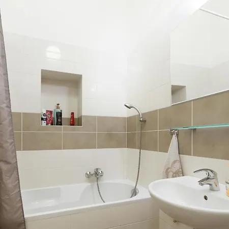 The Place In - Old Town Apartment