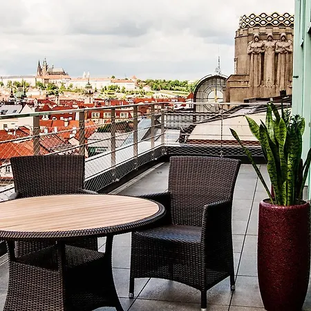 Wenceslas Square Terraces Apartment *