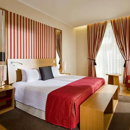 Mamaison Riverside 5* Прага