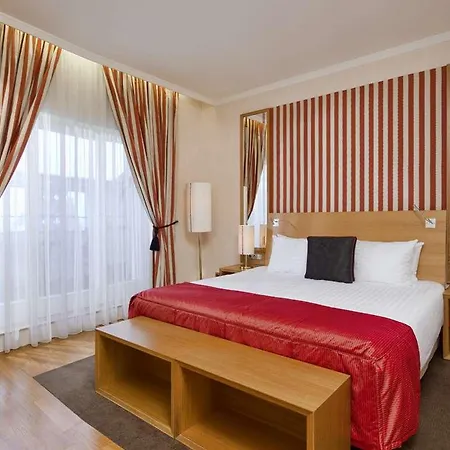 Mamaison Riverside Отель Прага