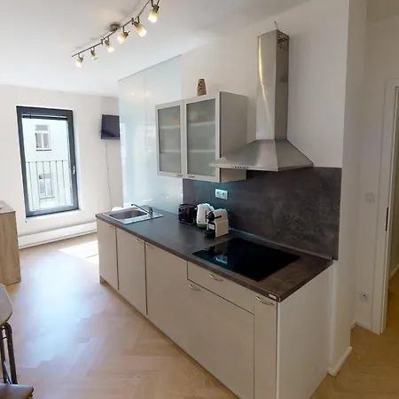 Onsite Free Garage Parking, 10min Centre By Bus * Praag