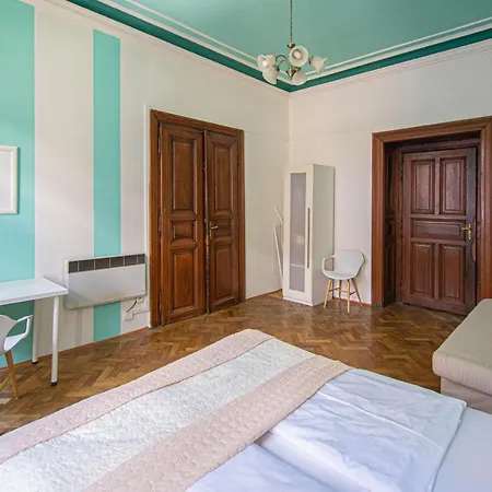 For Celebrations Spacious 3bdr With Balcony Apartment