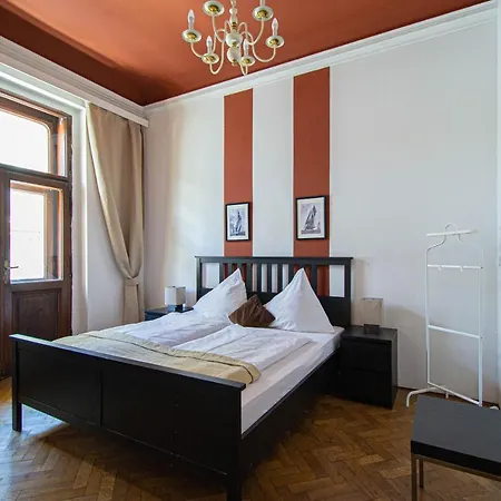 For Celebrations Spacious 3bdr With Balcony Apartment Prague