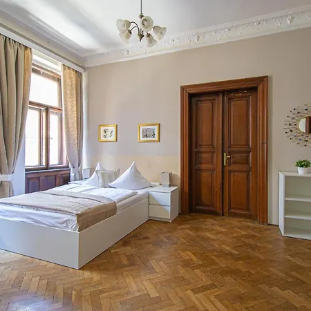 For Celebrations Spacious 3bdr With Balcony Apartment Prague