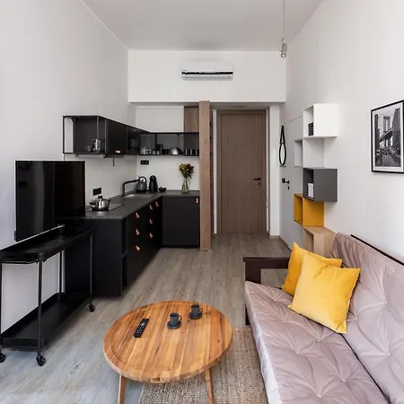 Designer In New Town By Days - 