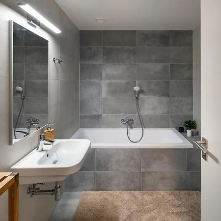 Apartamento Exclusive In Karlín By Days *