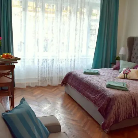 Romantic Karlin Apartment