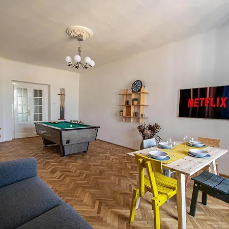 Super Billiard And Darts Big Apartment Prague