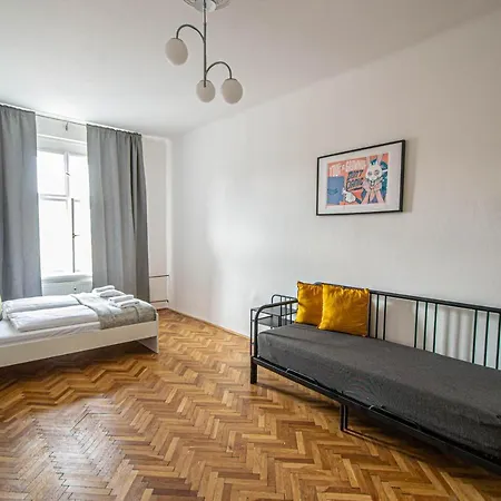 Super Billiard And Darts Big Apartment *