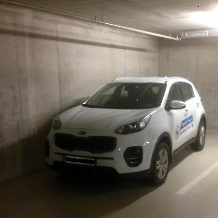 Onsite Free Garage Parking, 10min Centre By Bus * Praag